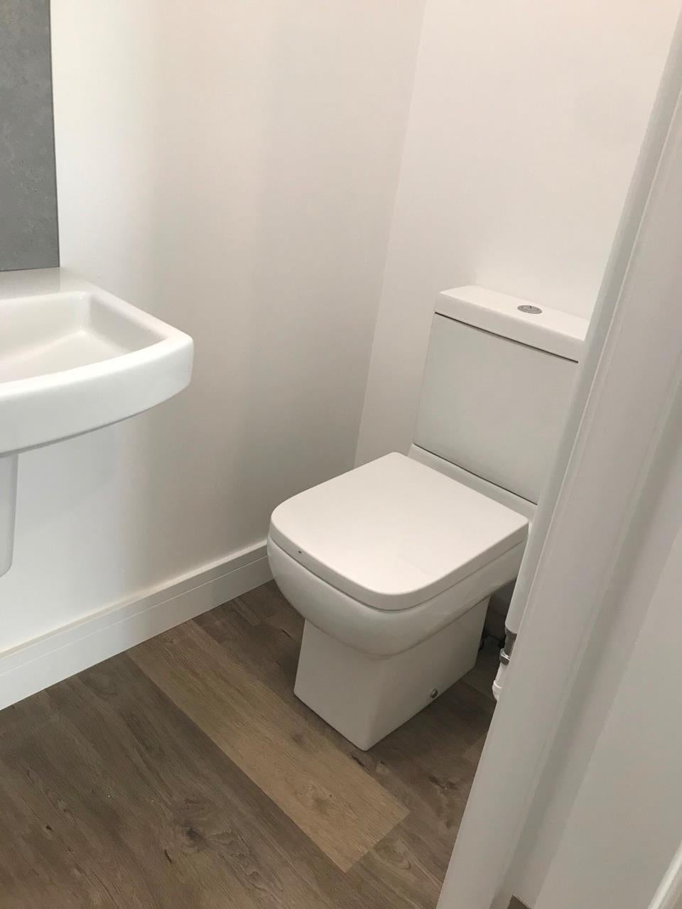Flat Huxley Road in Greater London