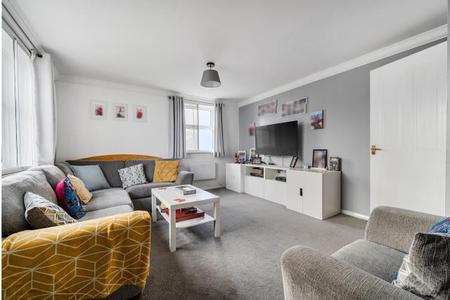 Flat Elm Park in Reading