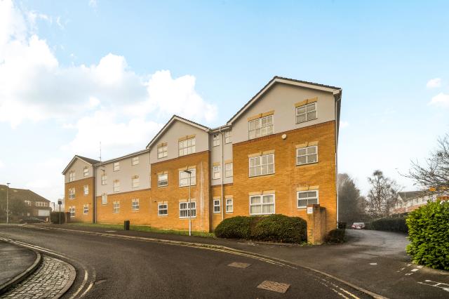 Flat Elm Park in Reading
