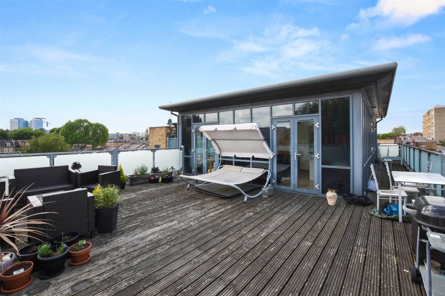 Flat Louisa Street in Greater London