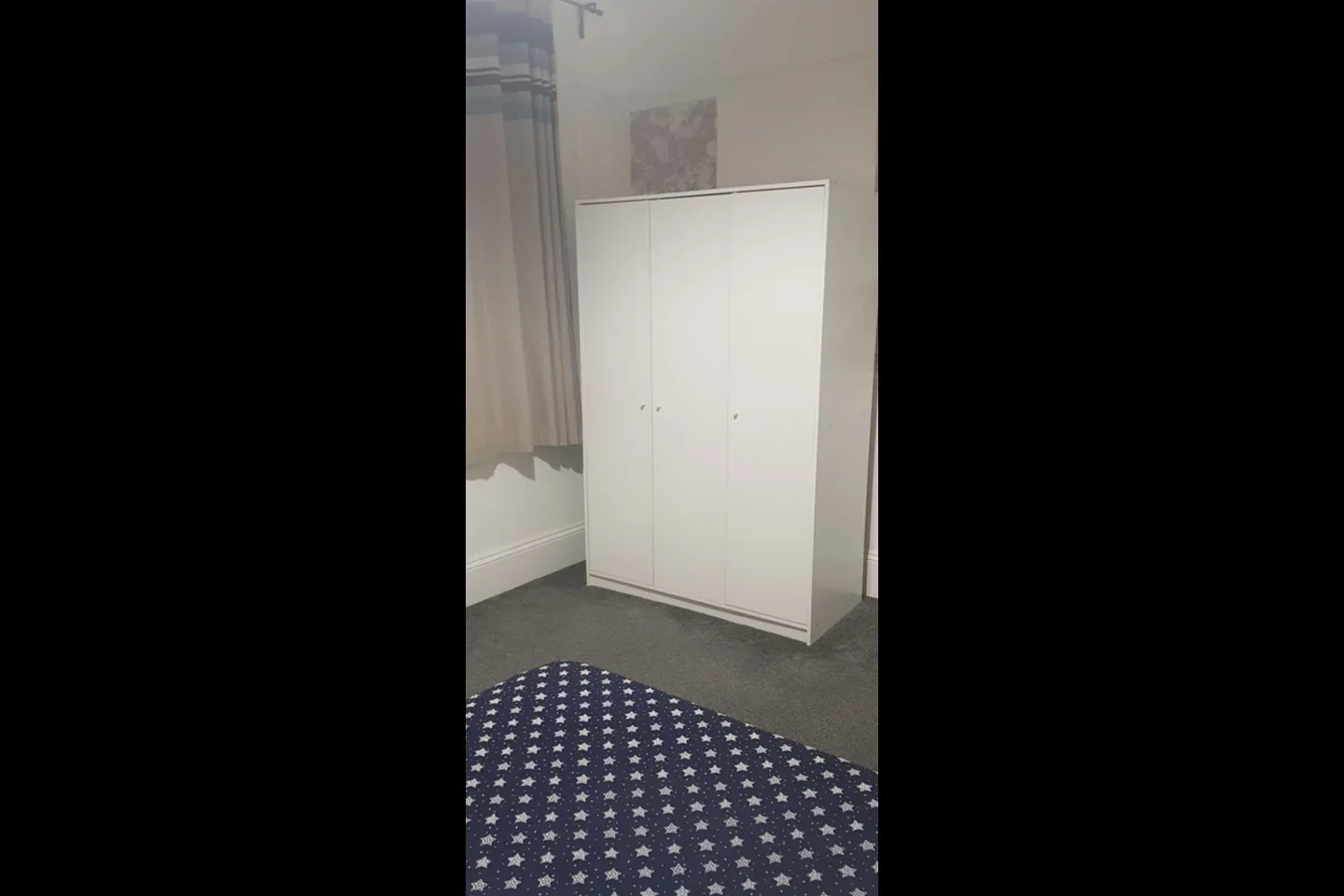 Room Ladysmith Avenue in Greater London