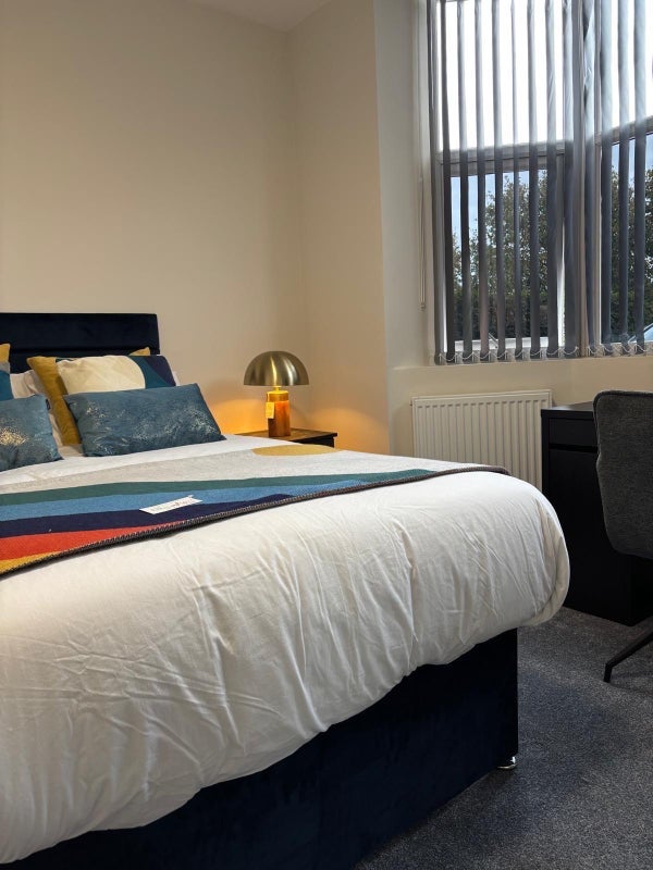 Room Hall Lane in Leicester