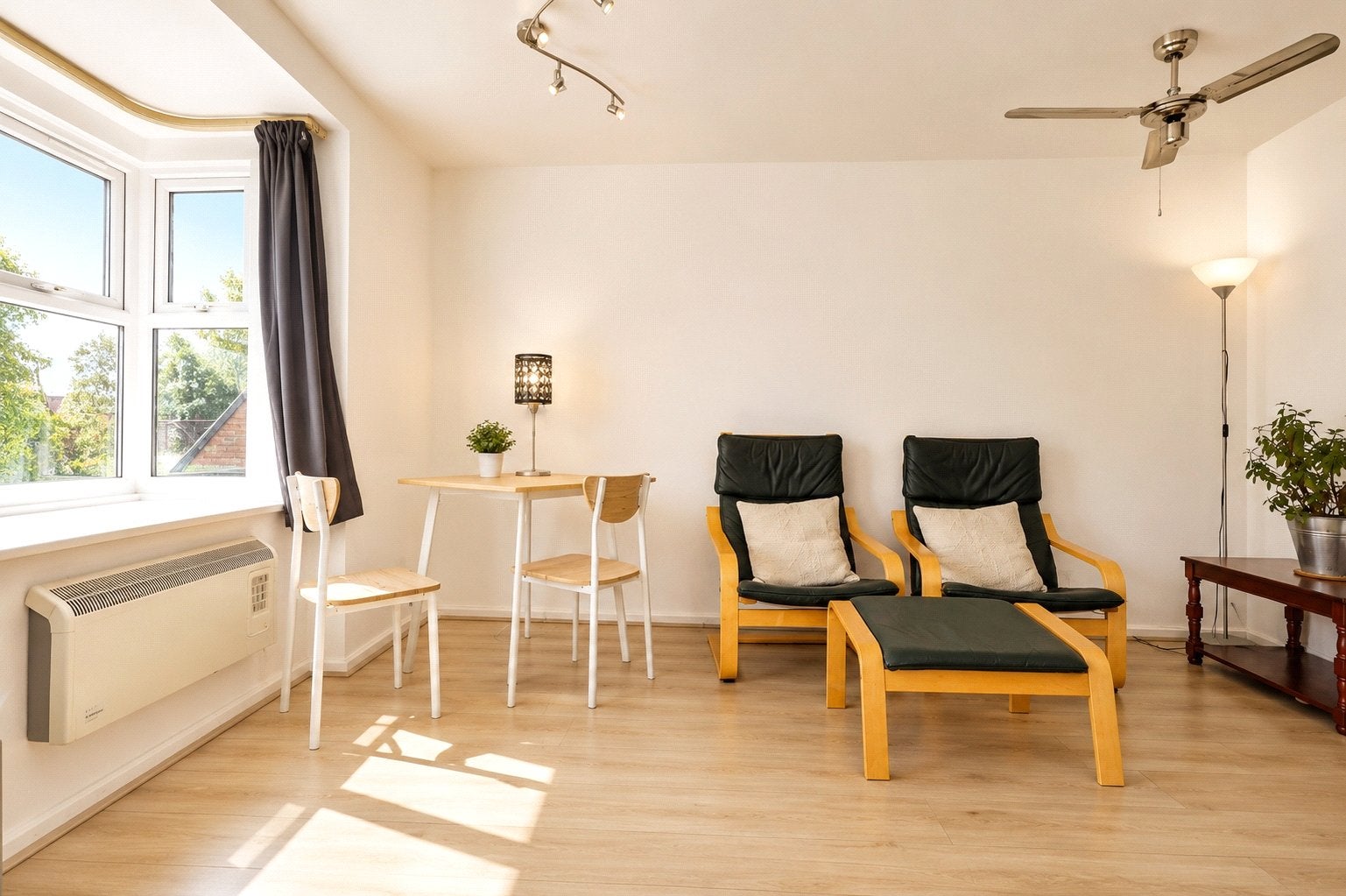 Flat Carmel Close in Woking