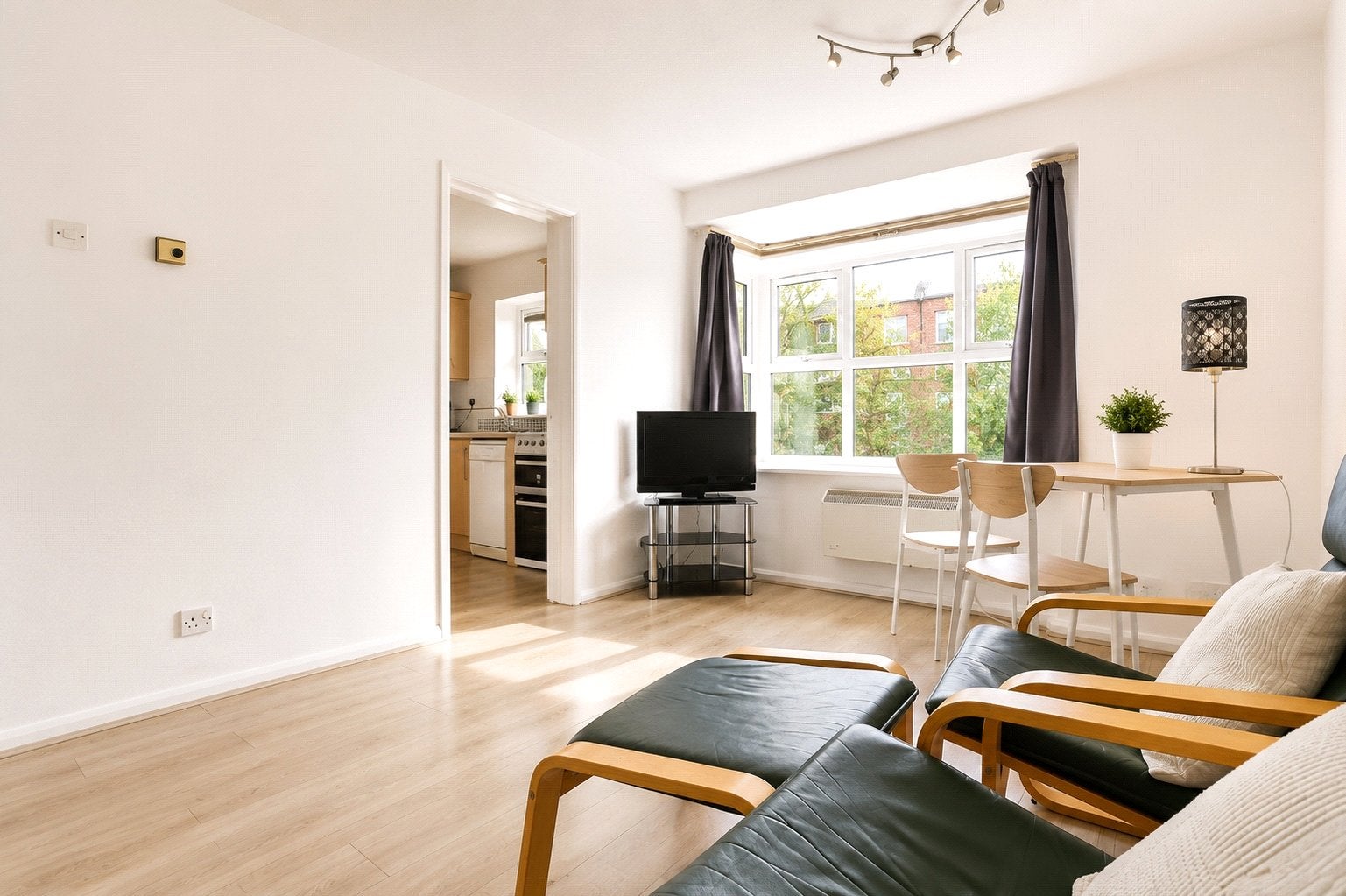 Flat Carmel Close in Woking