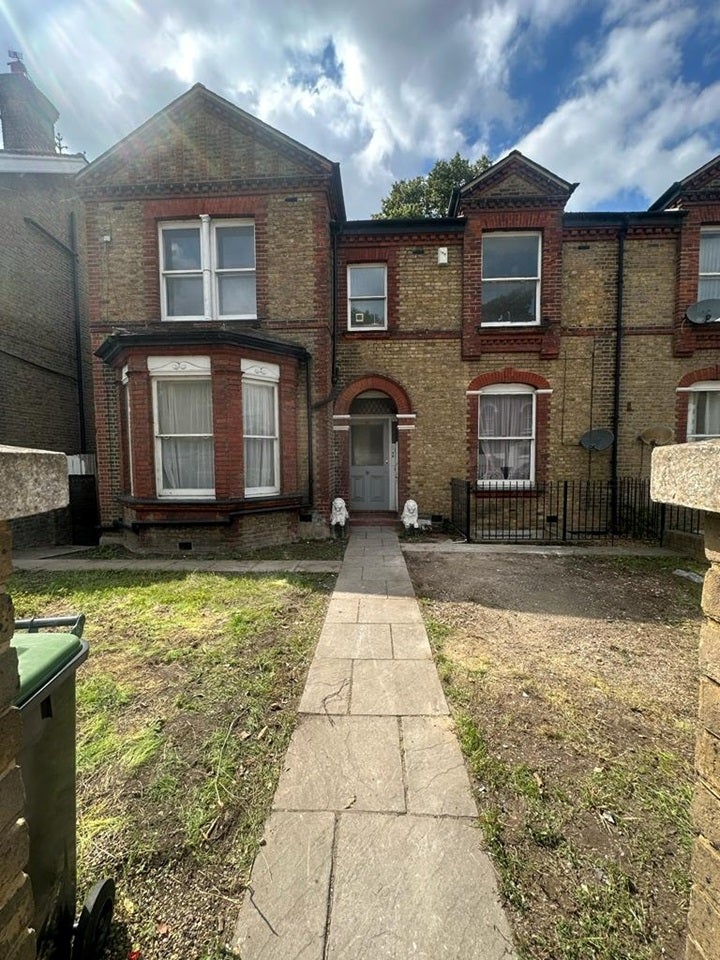 Flat Windmill Street in Gravesham