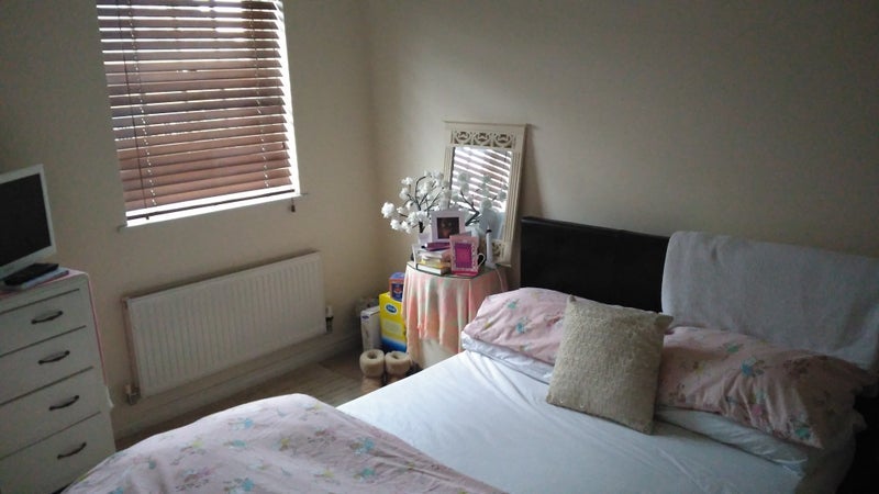 Room Stonechat Road in Rugby