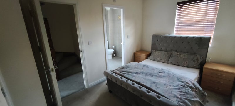 Room Stonechat Road in Rugby