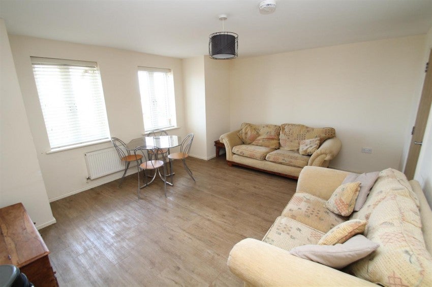 Flat Dixon Street in Swindon
