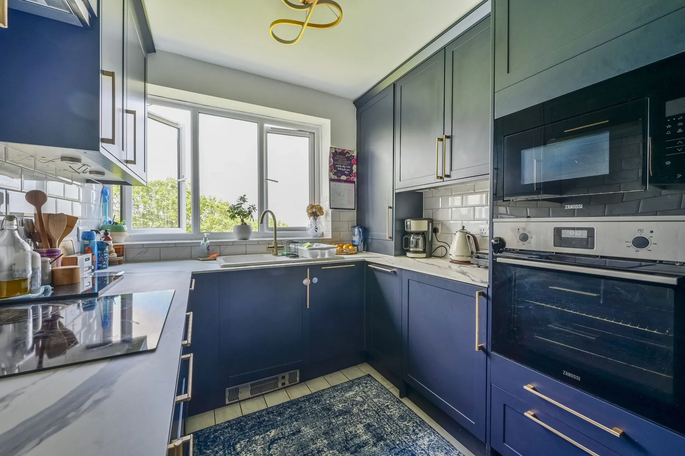 Flat Innes Gardens in Greater London