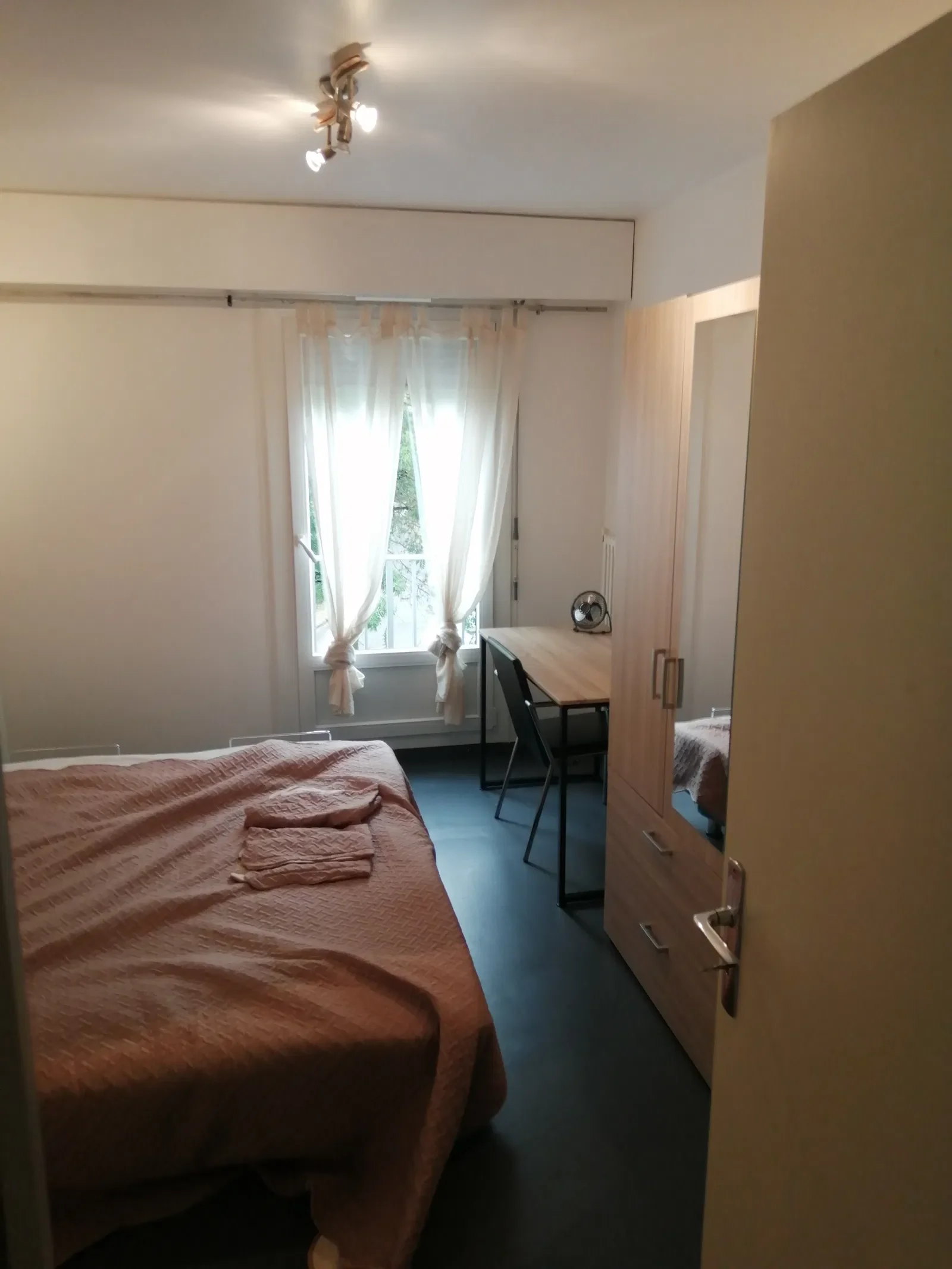 Room Autoroute Blanche in Gaillard