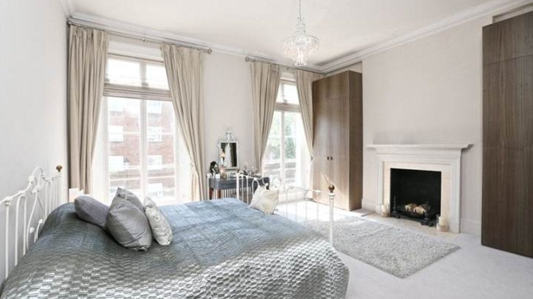 House Cathcart Road in Greater London