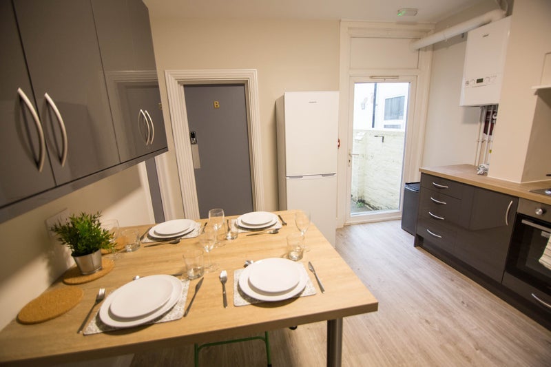 Room Sheals Crescent in Maidstone