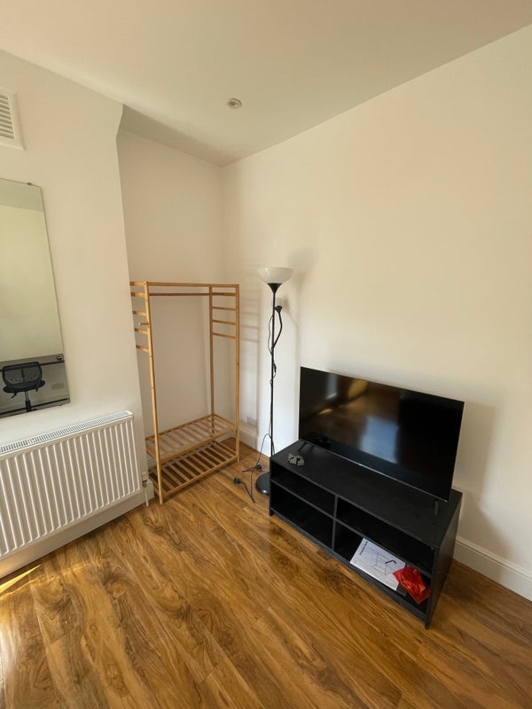 Room Brockley Rise in Greater London
