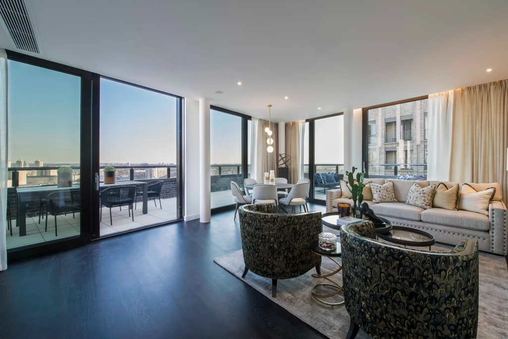 Flat Pascal Square in Greater London
