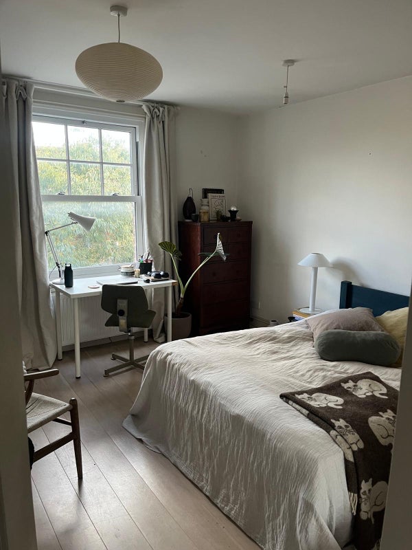 Room Somerton Road in Greater London