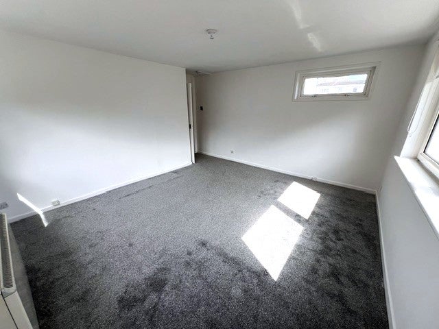 Flat Kirkton Place in East Kilbride