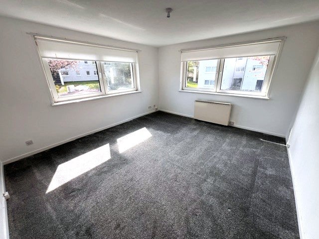 Flat Kirkton Place in East Kilbride