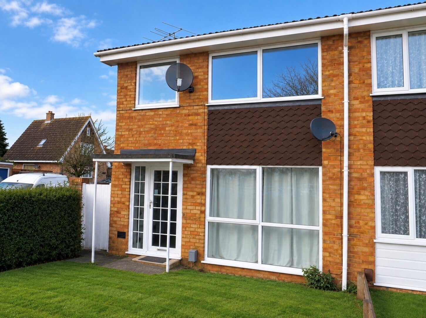 House Walnut Walk in Kempston