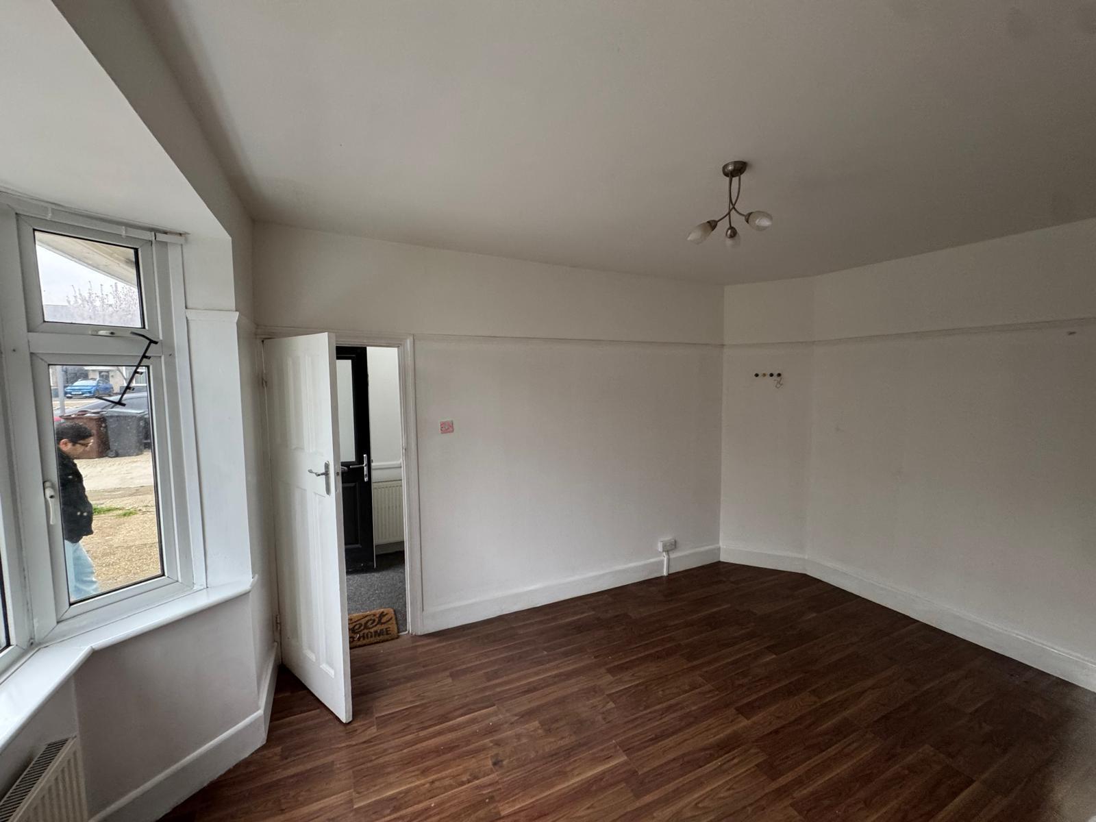 House Kings Avenue in Greater London