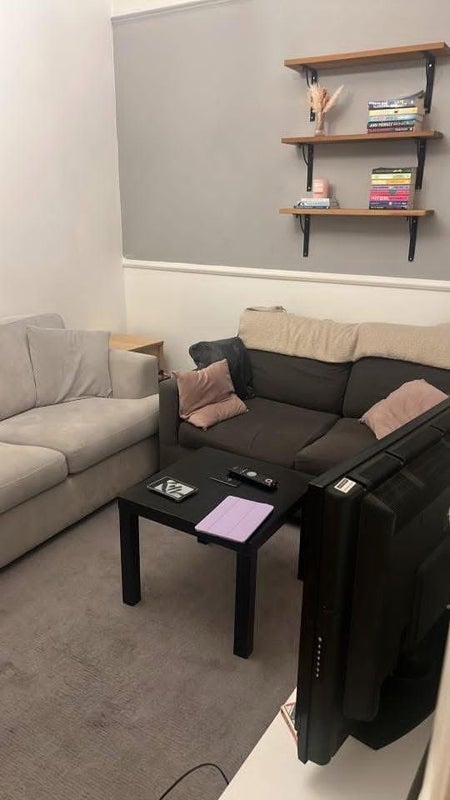 Room Chalk Farm Road in Greater London