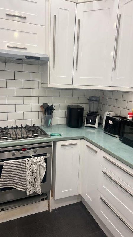 Room Chalk Farm Road in Greater London