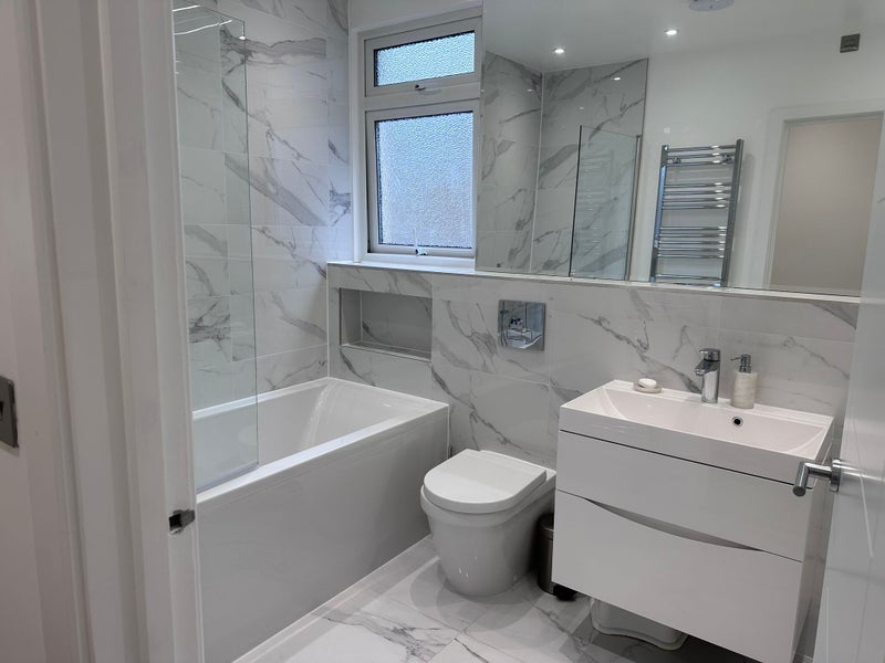 Room Pellatt Road in Greater London