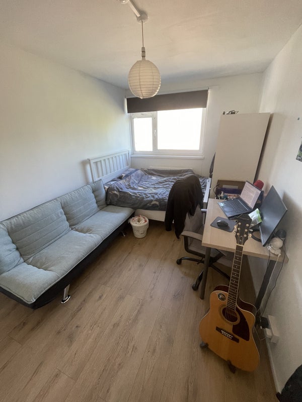 Room Camberwell Road in Greater London