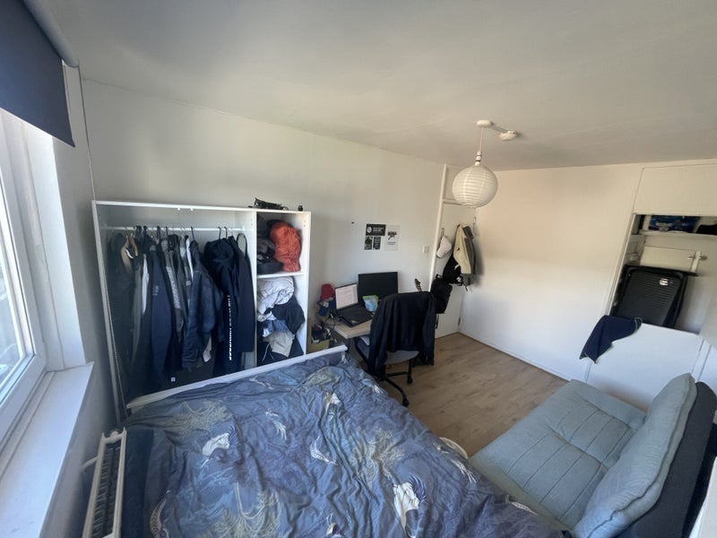 Room Camberwell Road in Greater London