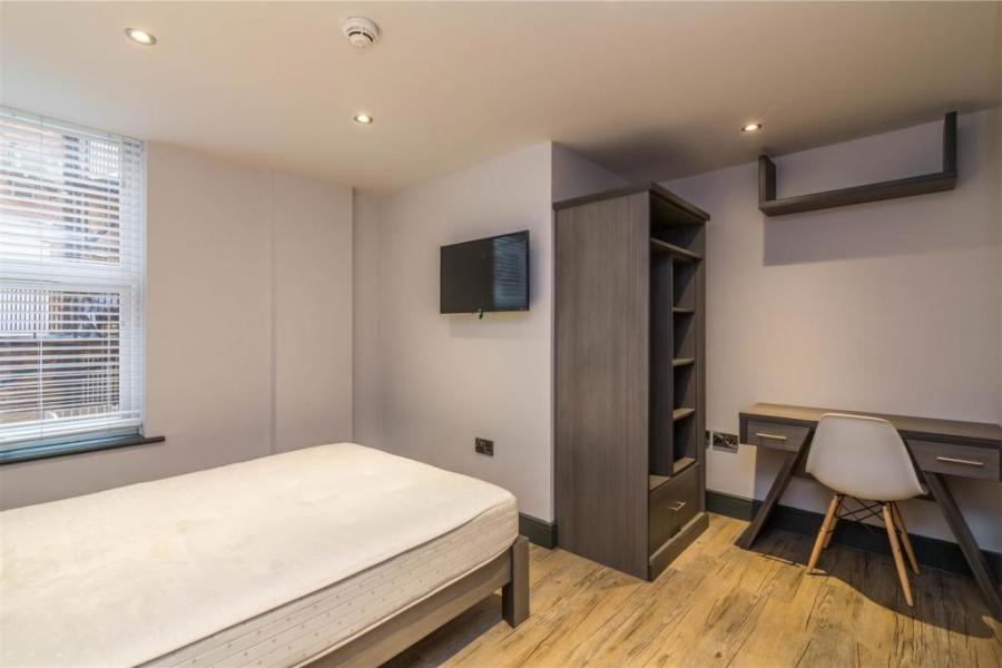 Flat Alma Close in Nottingham