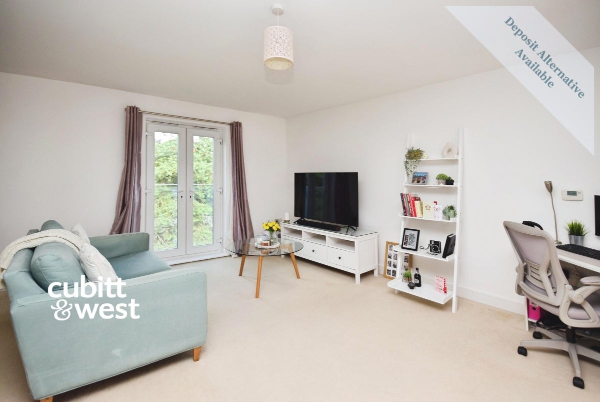 Flat Purley Park Road in Greater London