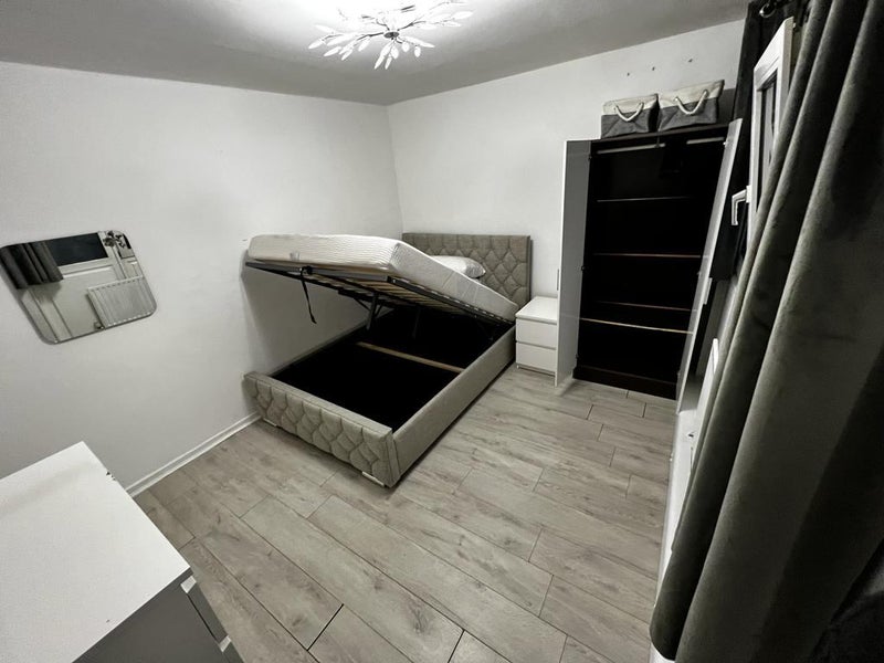 Room Stockwell Park Road in Greater London