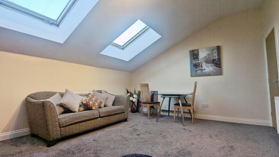 Flat Stamford Road in Tameside