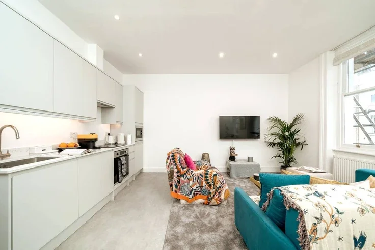 Flat Ifield Road in Greater London
