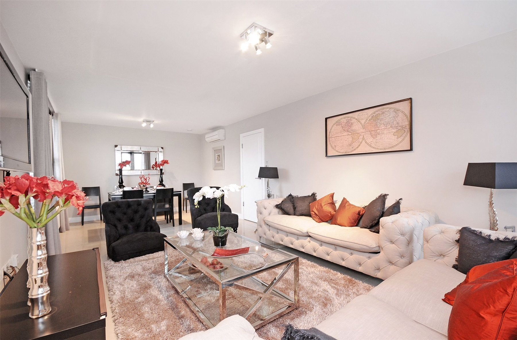 Flat Finchley Road in Greater London