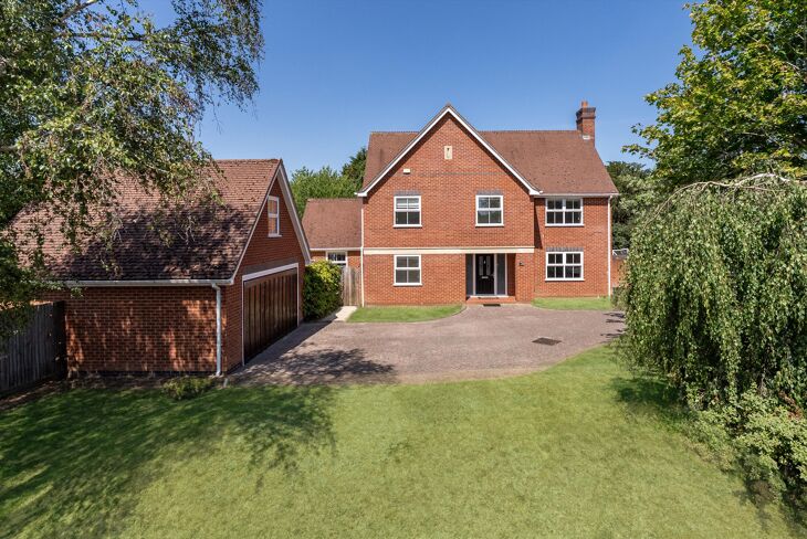 House St. Andrew's Gardens in Elmbridge