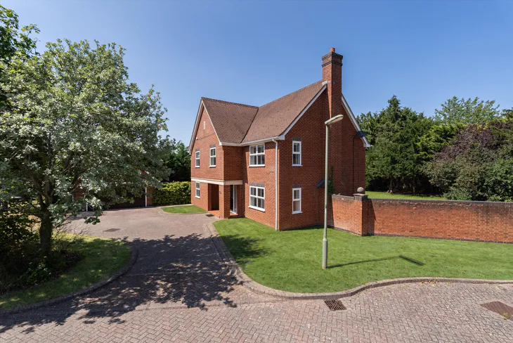 House St. Andrew's Gardens in Elmbridge