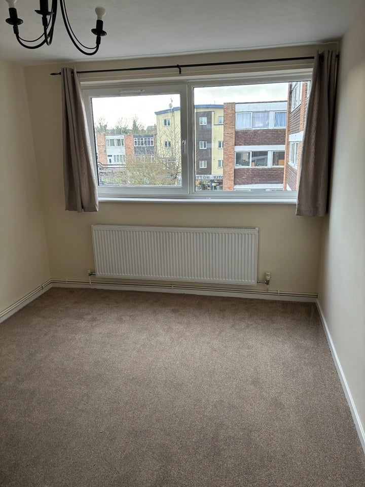 Flat Radford Court in Billericay