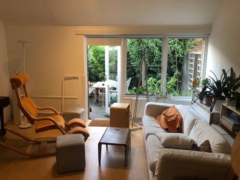 Room Burness Close in Greater London
