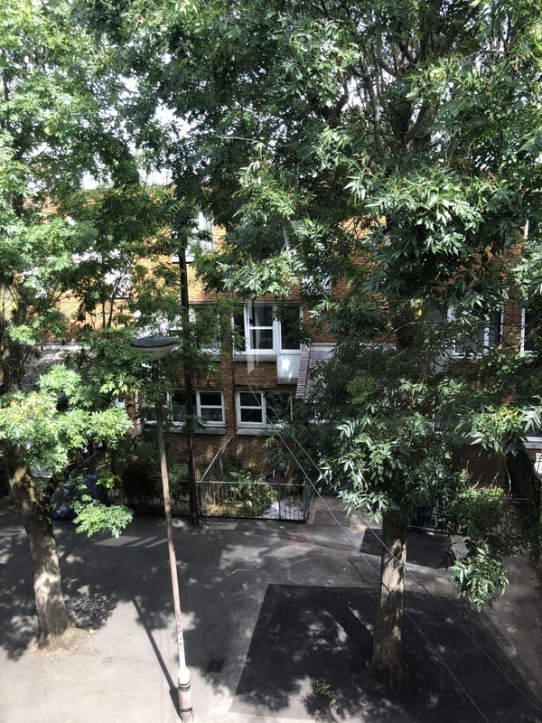 Room Burness Close in Greater London