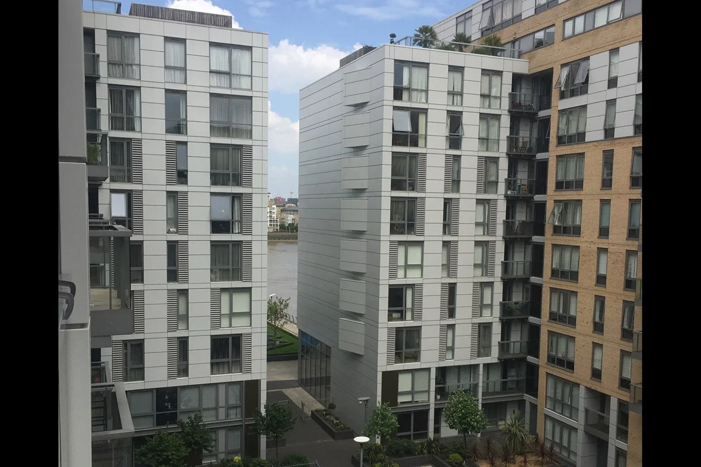 Flat Dowells Street in Greater London