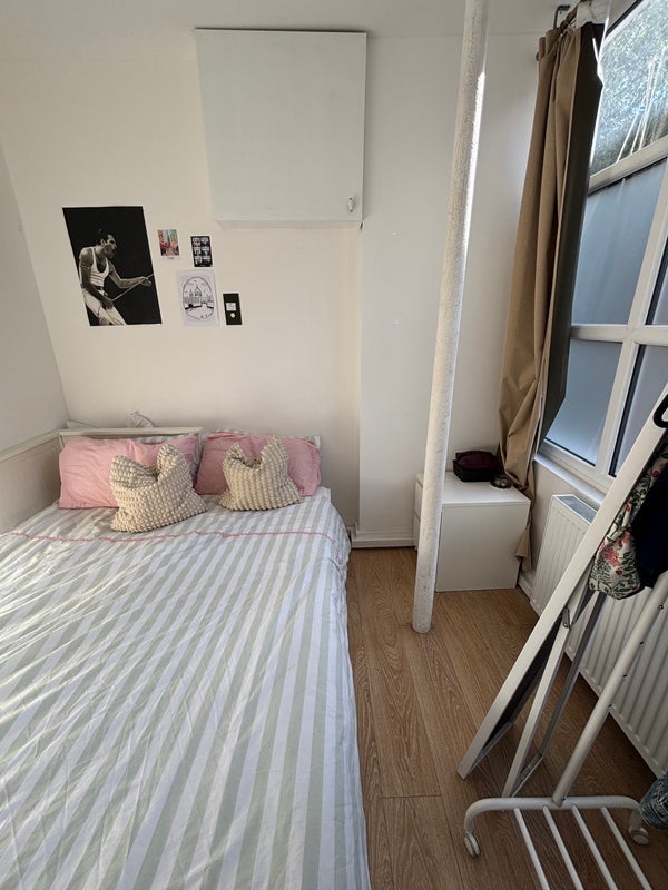 Room Coldharbour Lane in Greater London