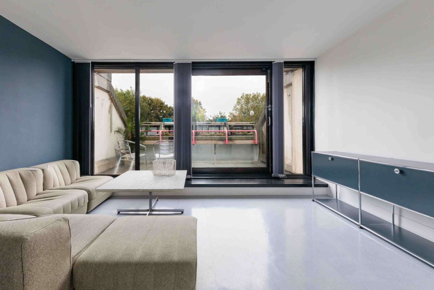 Flat Rowley Way in Greater London