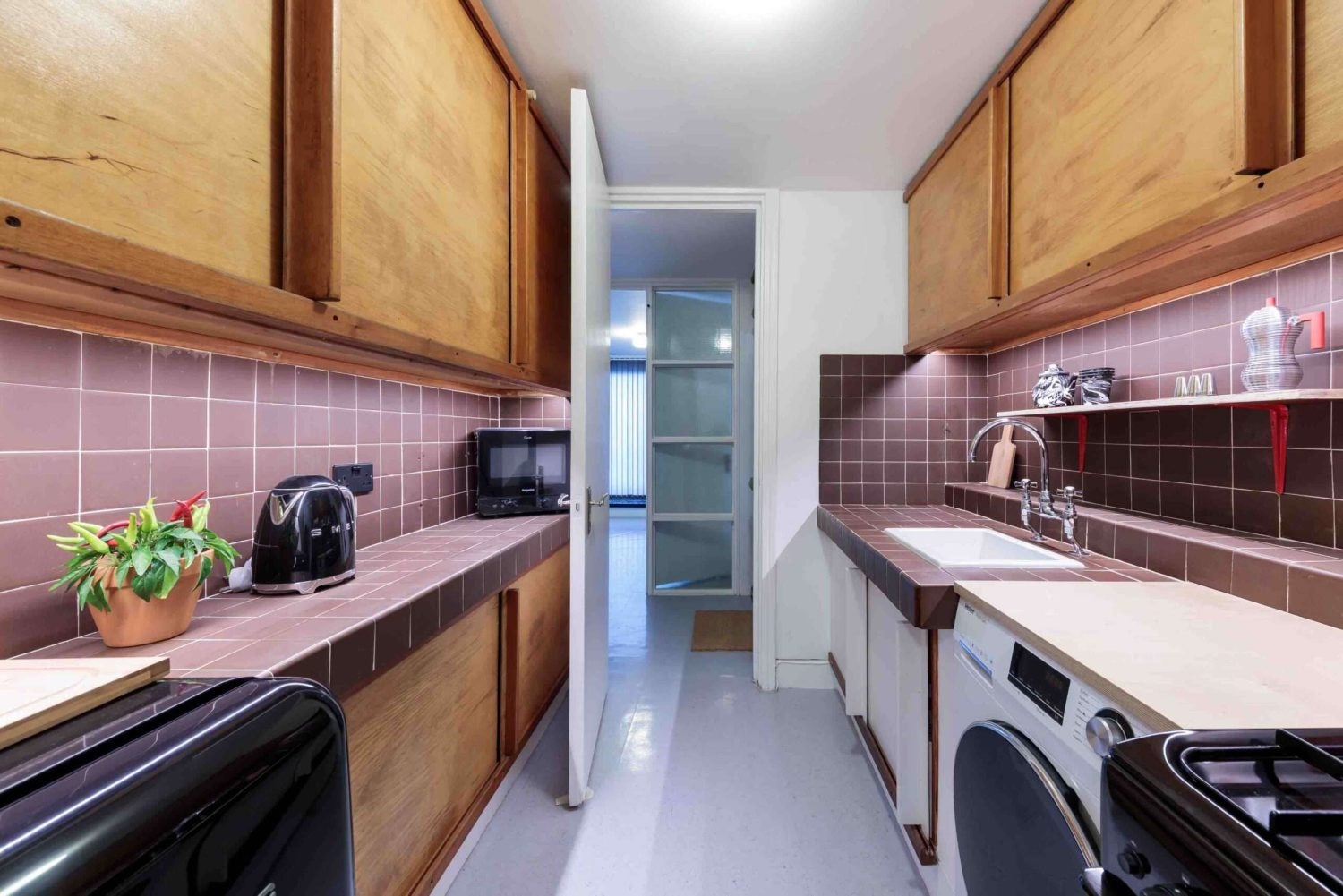 Flat Rowley Way in Greater London