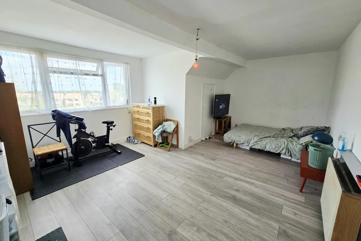 Flat Newgatestreet Road in Broxbourne