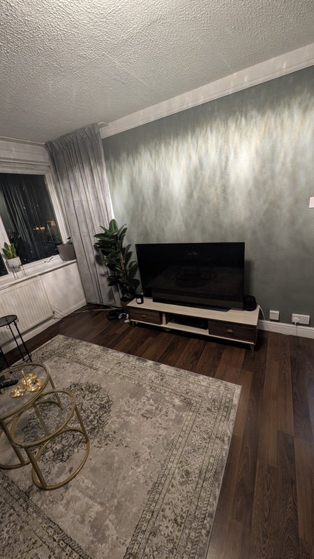 Room Challice Way in Greater London
