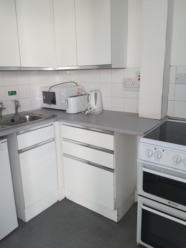 Flat Tunworth Crescent in Greater London