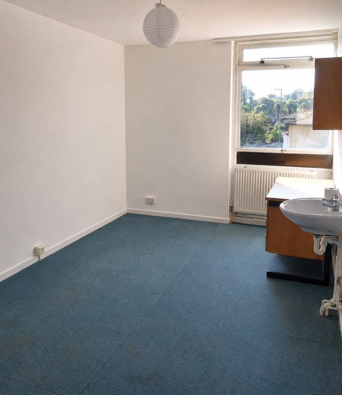 Flat Tunworth Crescent in Greater London