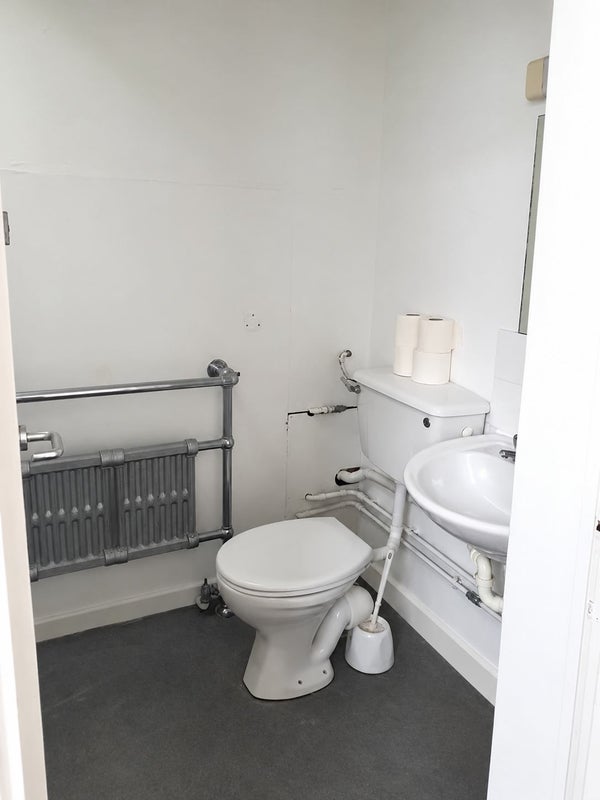 Flat Tunworth Crescent in Greater London