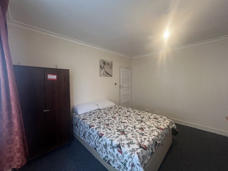 Room St. James Gardens in Greater London