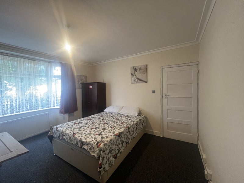 Room St. James Gardens in Greater London